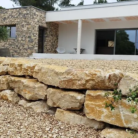 Les Jasmins Bed & Breakfast *