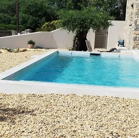 Les Jasmins Bed & Breakfast