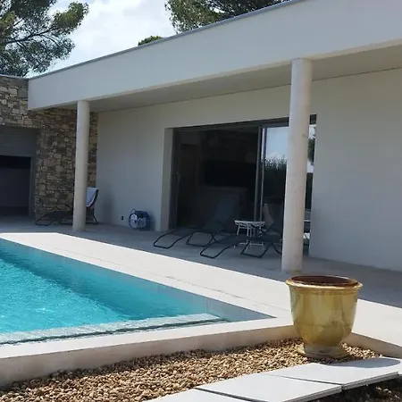 Les Jasmins Bed & Breakfast *