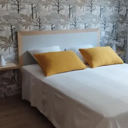 Les Jasmins Bed & Breakfast